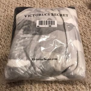 Victorias Secret Camo Fleece Blanket